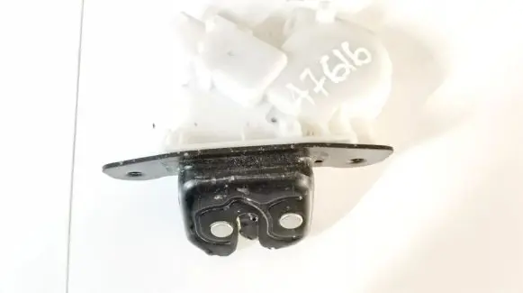 Toyota Verso-S Tailgate/trunk/boot lock/catch/latch