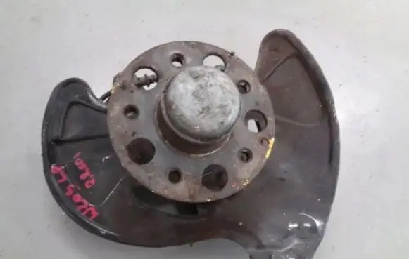 Mercedes-Benz C W203 Rear wheel hub