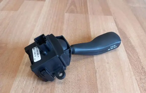 BMW 3 E46 Indicator stalk 8363668 01104010 61318363668