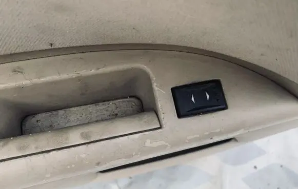 Ford Mondeo Mk III Electric window control switch