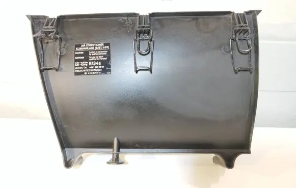 Mercedes-Benz C W203 Cabin air micro filter frame (part) 2038350740 A2038170921