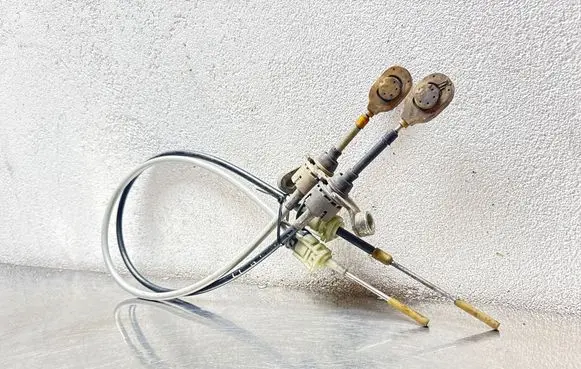 Opel Astra H Gear shift cable linkage 13110708