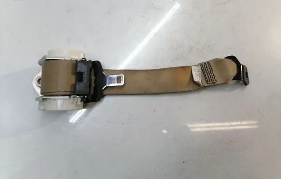 BMW 5 E60 E61 Middle seatbelt (rear) 33061256