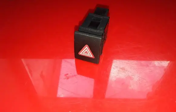 Volkswagen Polo IV 9N3 Hazard light switch 6Q0953235A