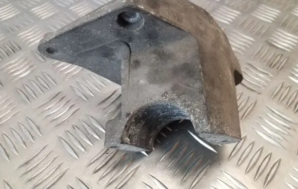 Seat Alhambra (Mk1) Engine mounting bracket 7M3145961F