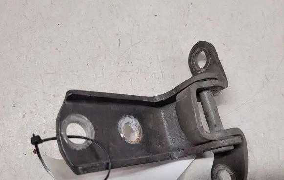 Toyota Corolla Verso AR10 Rear door lower hinge