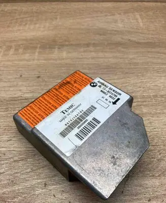 BMW 5 E39 Airbag control unit/module 8374799