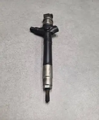 Toyota RAV 4 (XA30) Fuel injector 236700R050