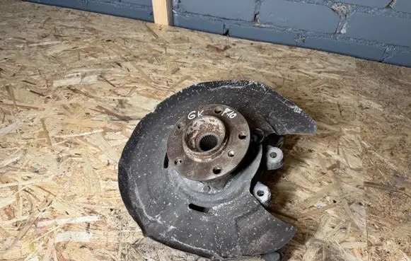 BMW 5 F10 F11 Rear wheel hub spindle/knuckle 6793769 10T01