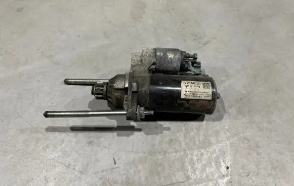 Volkswagen Touran I Starter motor 02M911024 19072012 0001153009