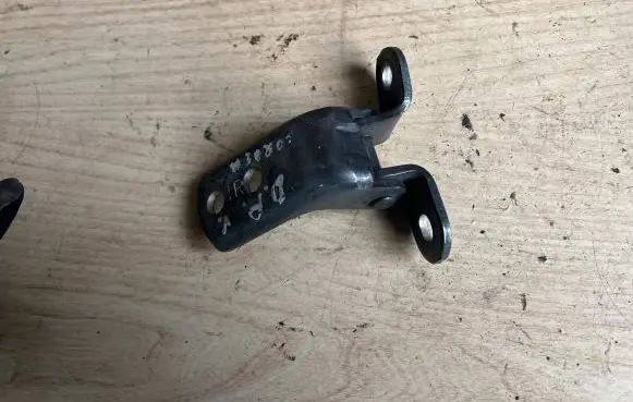 Toyota Corolla E120 E130 Front door upper hinge