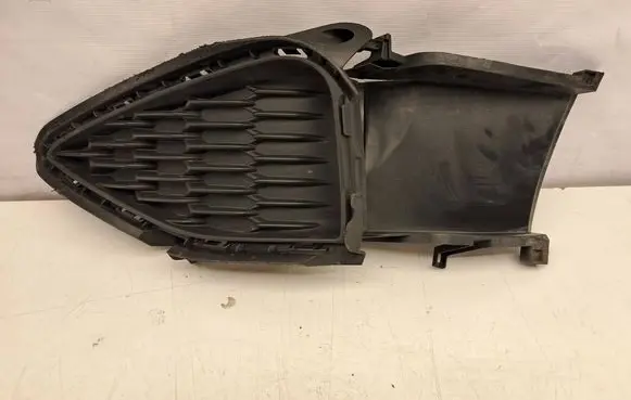 Hyundai i30 Front bumper lower grill 86563S0500 865670500