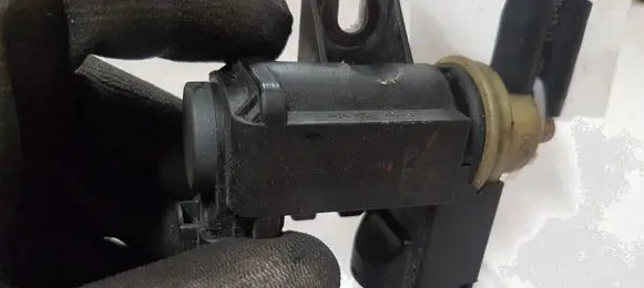 Audi A4 S4 B8 8K Turbo solenoid valve 8K0906627