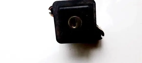 Volkswagen PASSAT B3 Tailgate exterior lock 357827571