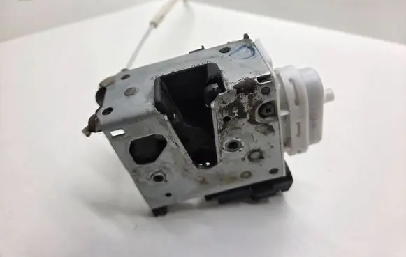 Audi A4 S4 B5 8D Front door lock 4D1837016D