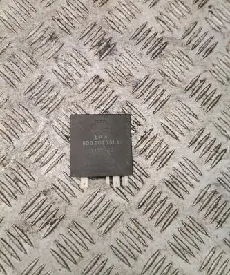 Audi A4 S4 B5 8D Other relay 8d0907701a
