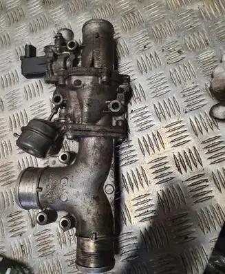 Jaguar XJ X351 EGR valve I043806S02 1045175901