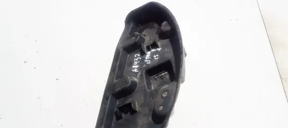 Citroen C5 Tail light bulb cover holder