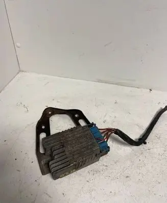 Mercedes-Benz A W168 Coolant fan relay A0275458032 E5001004