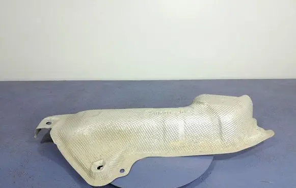 Dacia Sandero Exhaust heat shield 747618673R