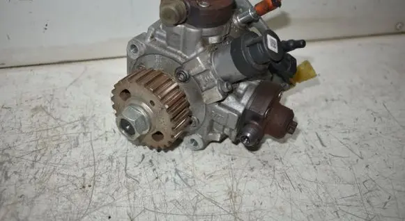 Jaguar XJL Fuel injection high pressure pump AH2Q9B395AE