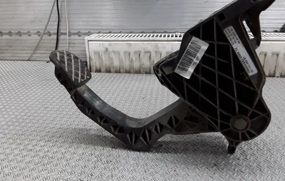 Clutch pedal