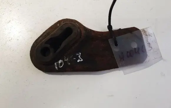 Opel Astra H Radiator mount bracket 13118278