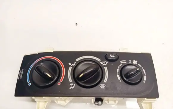 Renault Megane I Climate control unit 663391J