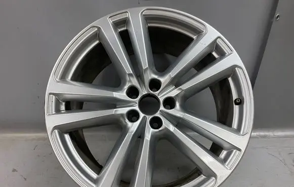Audi Q7 4M R20 alloy rim 4M0601025H