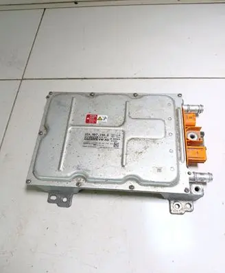 Voltage converter inverter