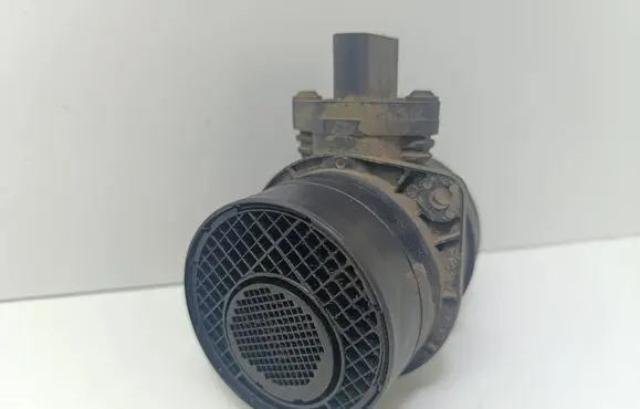 Volkswagen PASSAT B5.5 Mass air flow meter 0281002461 074906461B