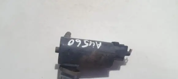 Toyota Auris 150 Windscreen/windshield washer pump 582966 080415a