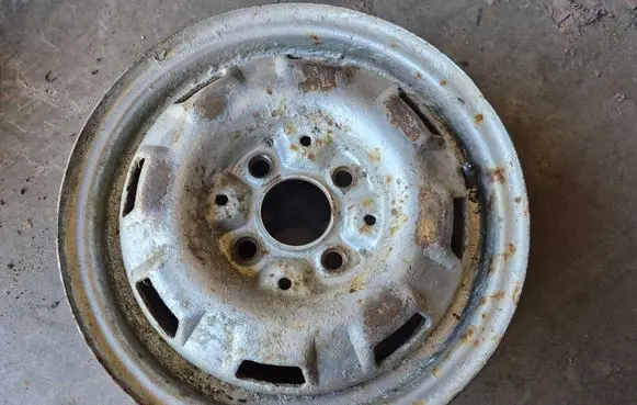 Volkswagen Golf I R13 steel rim 321601025