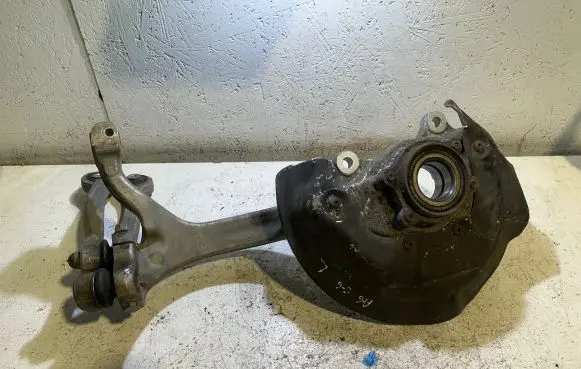 Audi A6 S6 C6 4F Front wheel hub