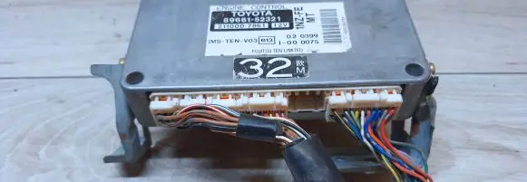 Toyota Yaris Engine control unit/module 8966152321 2110007861