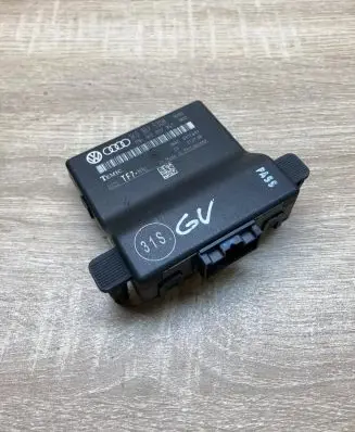Volkswagen Touran I Gateway control module 1K0907530H 1K0907951