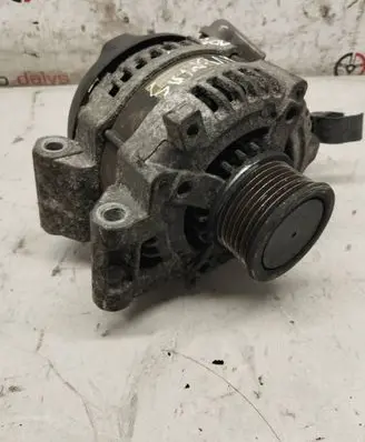 Toyota Avensis T270 Generator/alternator 270600G011 10210453