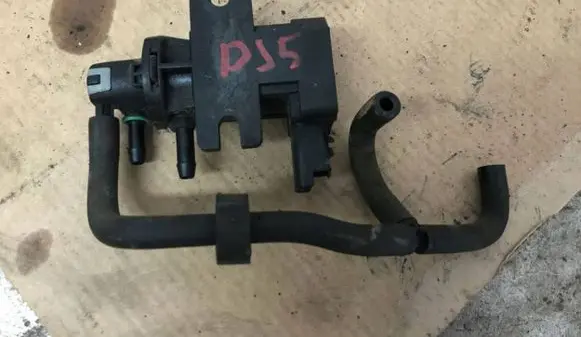 Citroen DS5 Turbo solenoid valve 9674084680