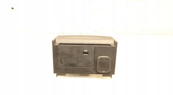 Mazda 3 12 V Socket (front) E1310R-05