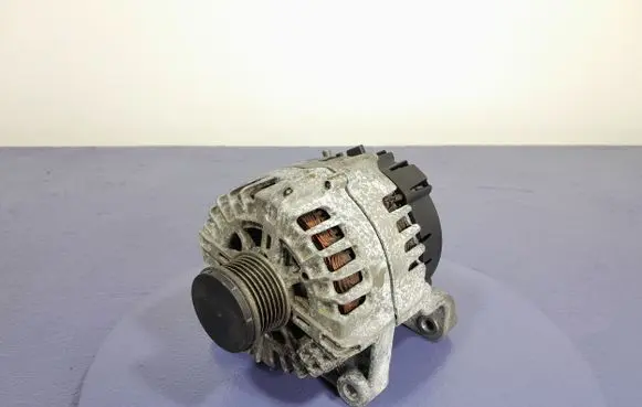 BMW 5 F10 F11 Generator/alternator 8507624