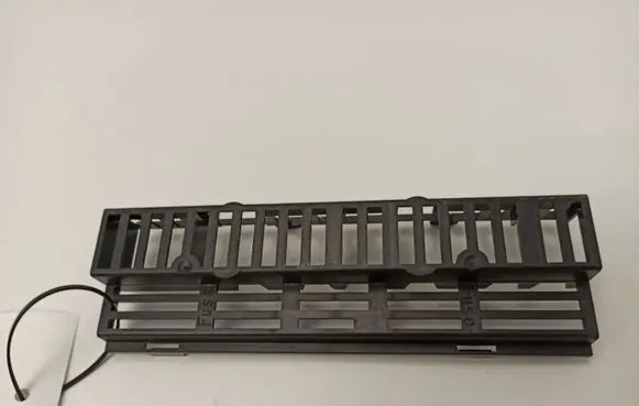 Mercedes-Benz E W211 Fuse box cover A2115450983