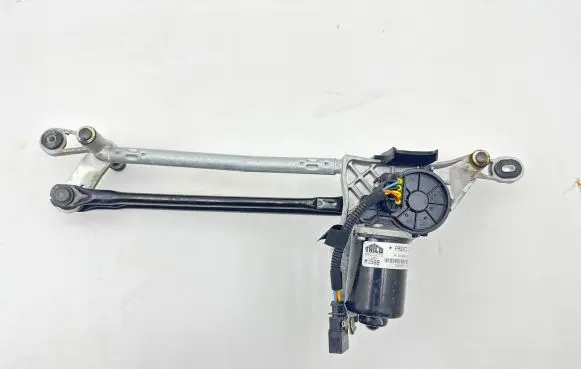 Maserati Ghibli Front wiper linkage and motor 670007561