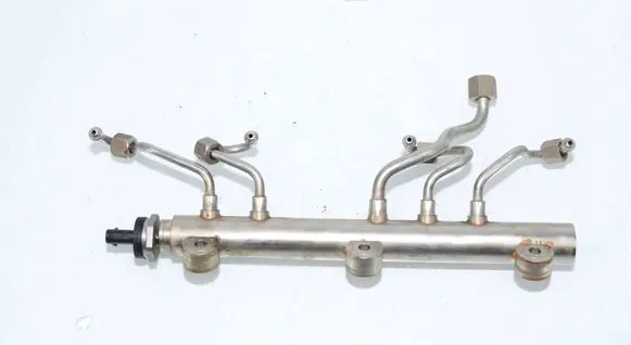 BMW X5 F15 Fuel distributor 8649321 13538649321 7642156