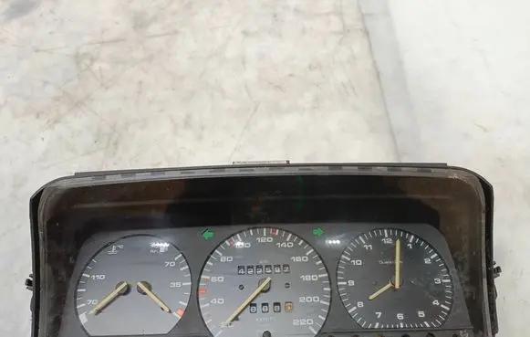Volkswagen PASSAT B3 Speedometer (instrument cluster) 357919033GR 6160522024