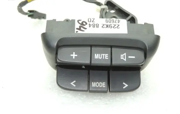 Suzuki Liana Steering wheel buttons/switches 3746050J10