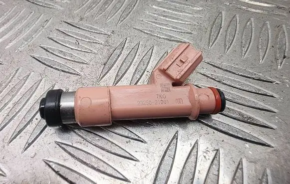 Toyota Yaris Fuel injector 2325021091