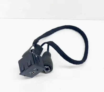 Maserati Ghibli AUX in-socket connector 670009770