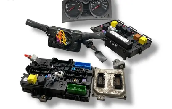 Engine ECU kit and lock set