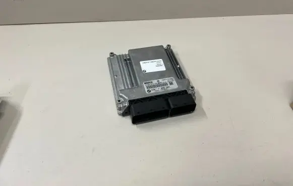 BMW X3 E83 Engine control unit/module 7806982 7806981 0281014438