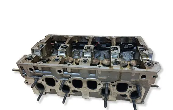 Volkswagen PASSAT B6 Engine head 038103373R